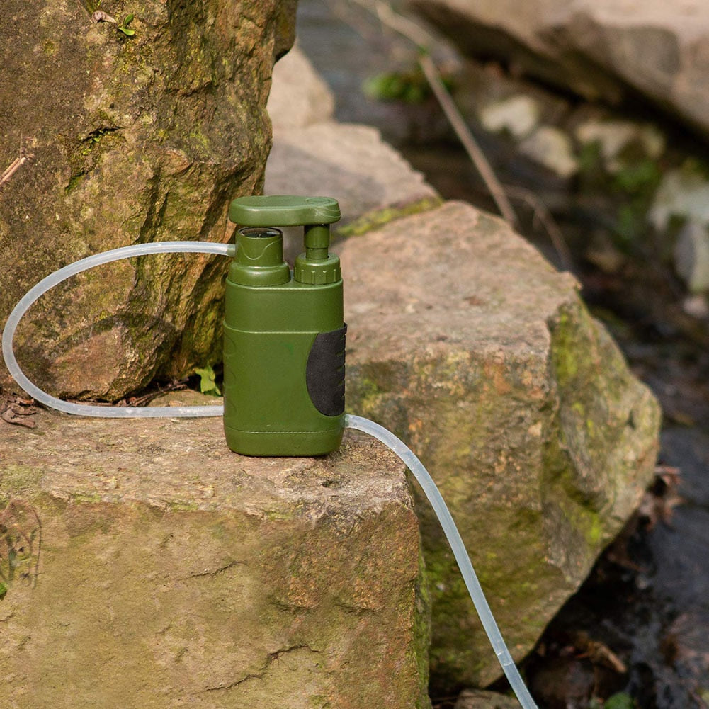 Portable Water Purifier - Clean & Safe Drinking Anywhere