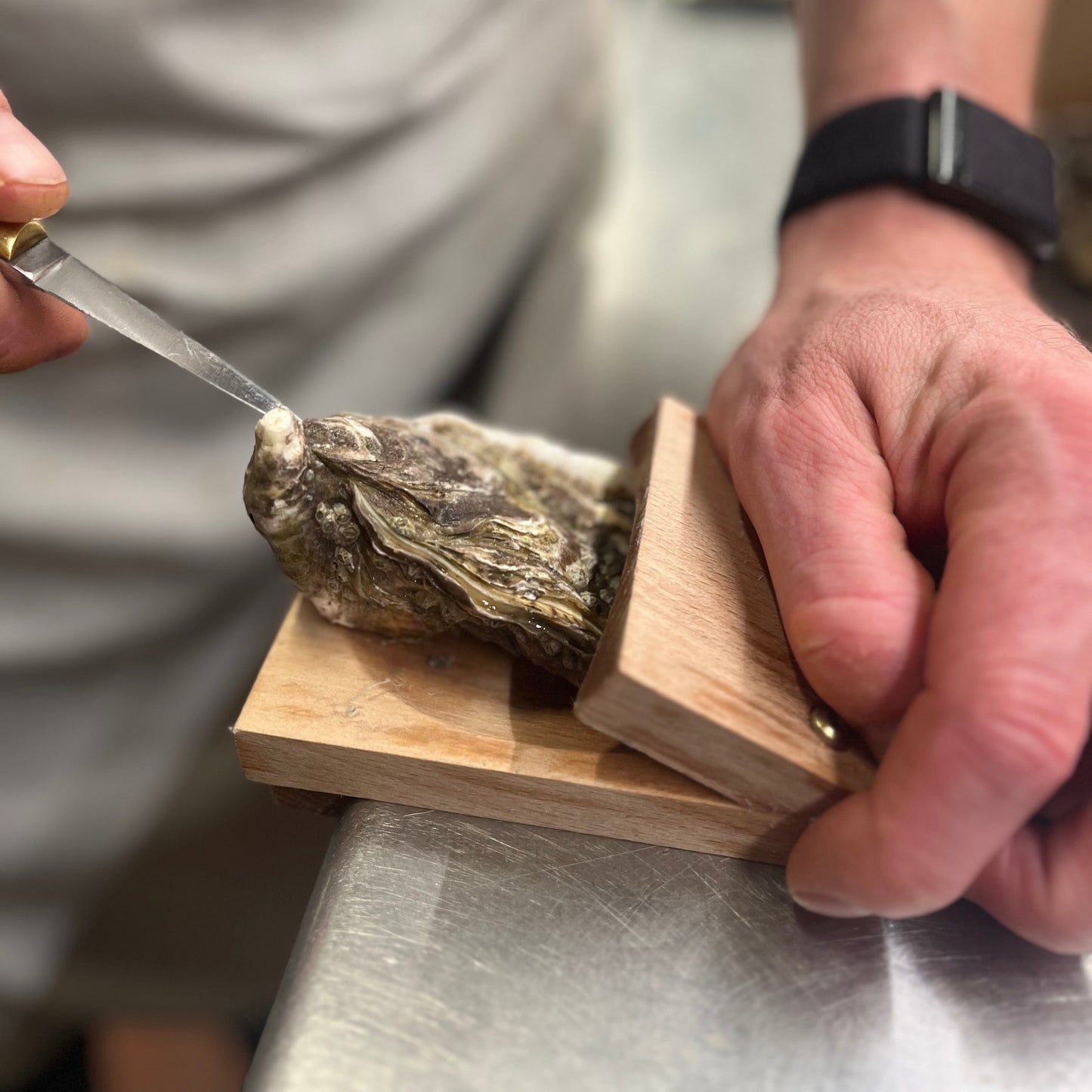 Oyster Shucking Knife Clamp – Easy & Safe Shell Opener Tool