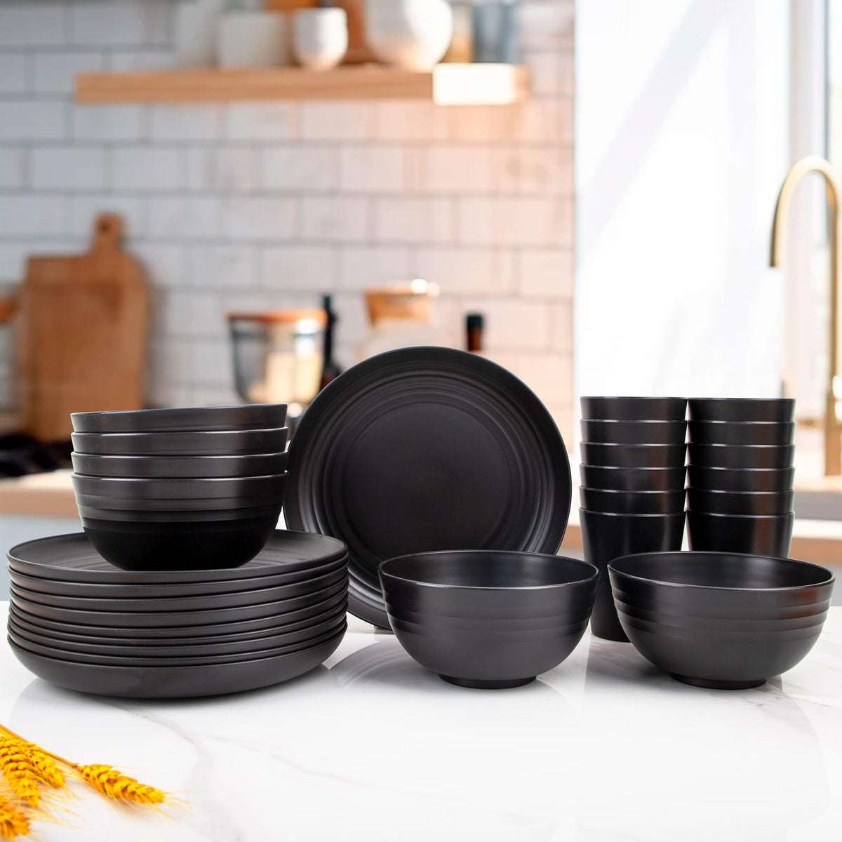 Plastic Dinnerware Set