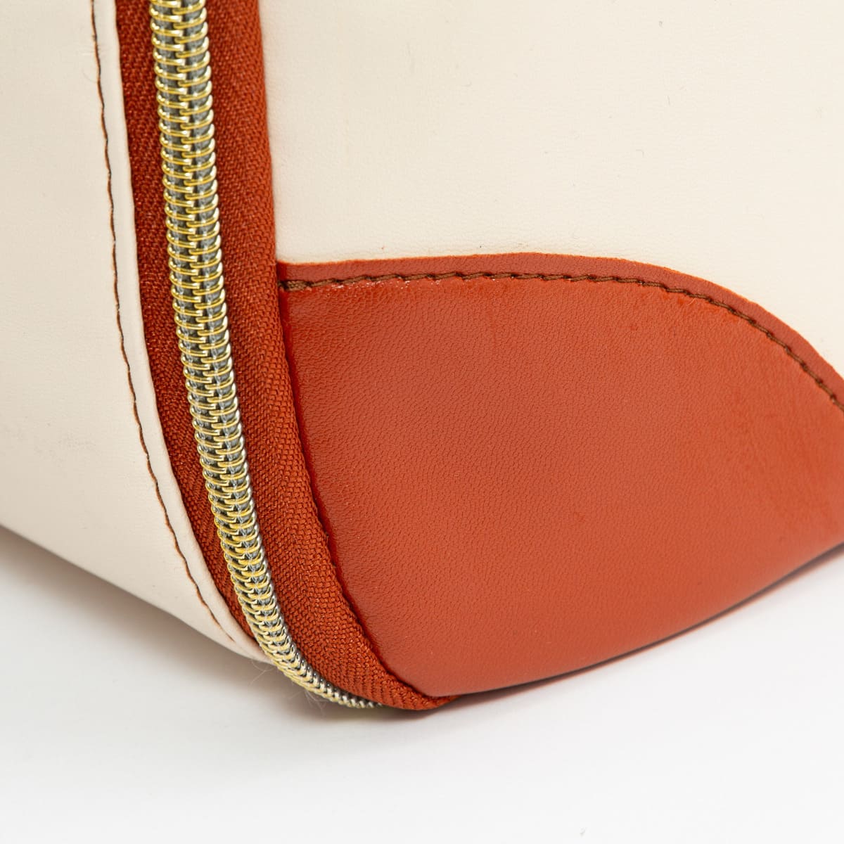 Cabin Travel Bag with Hanging System, Shoe Compartment and Pockets