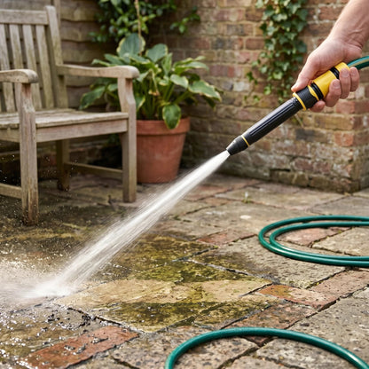 High-pressure water spray with adjustable jet