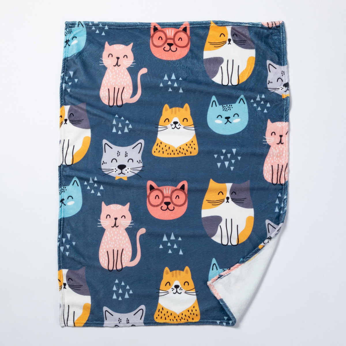 Soft and Cosy Furry Friends Pet Blanket – image 17