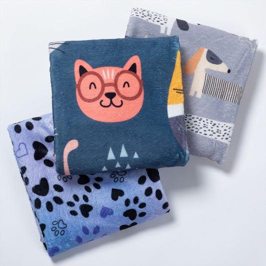 Soft and Cosy Furry Friends Pet Blanket – image 1
