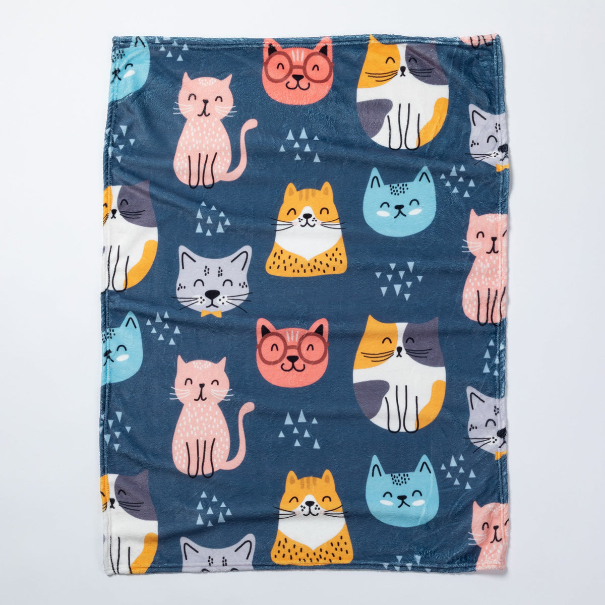 Soft and Cosy Furry Friends Pet Blanket – image 16