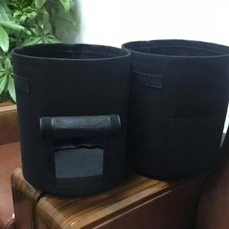 Potato planting bag with harvest window