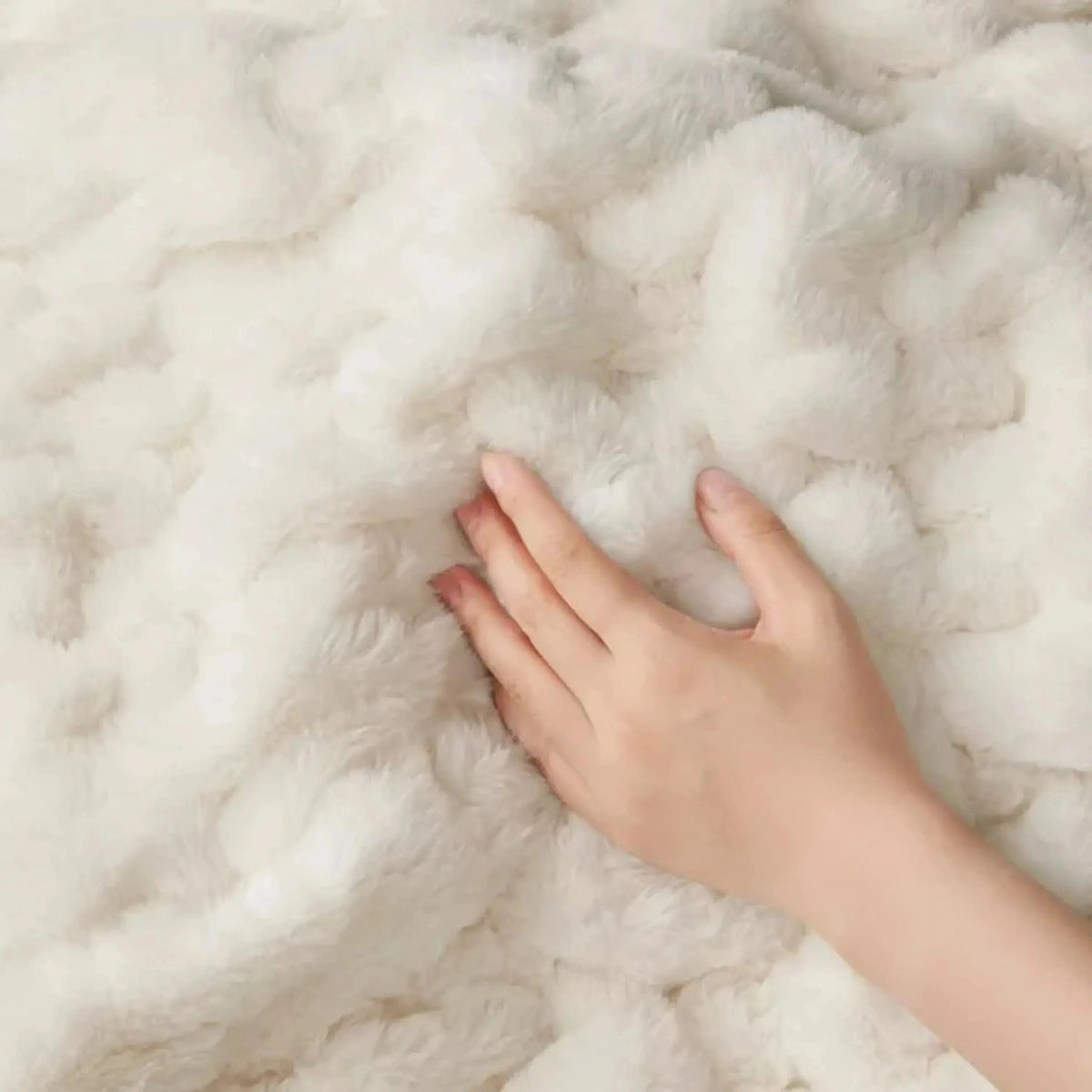 Ruched Faux Fur Cosy Throw Blanket