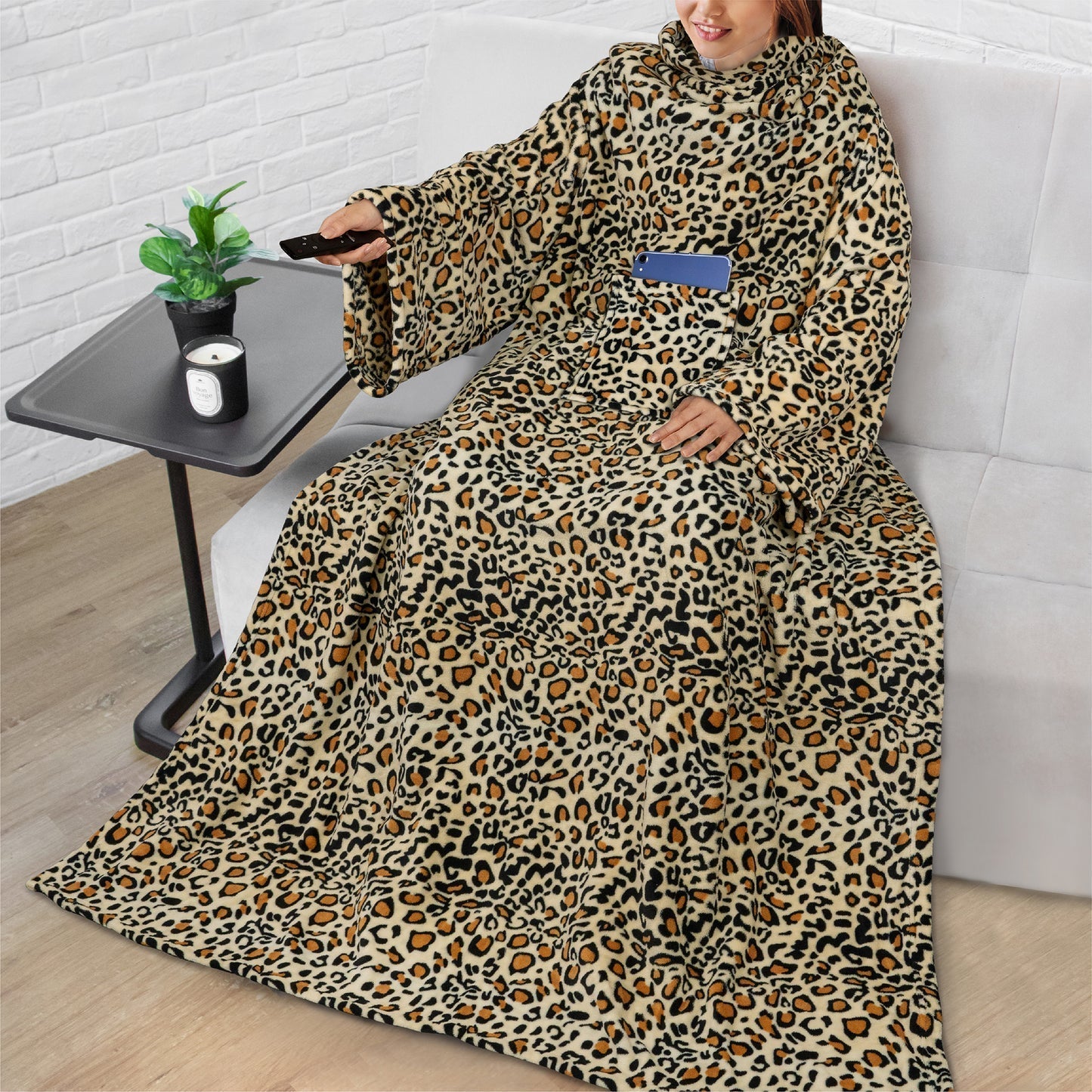 Cozy Fleece Blanket with Pocket – Soft Warm Throw Blanket