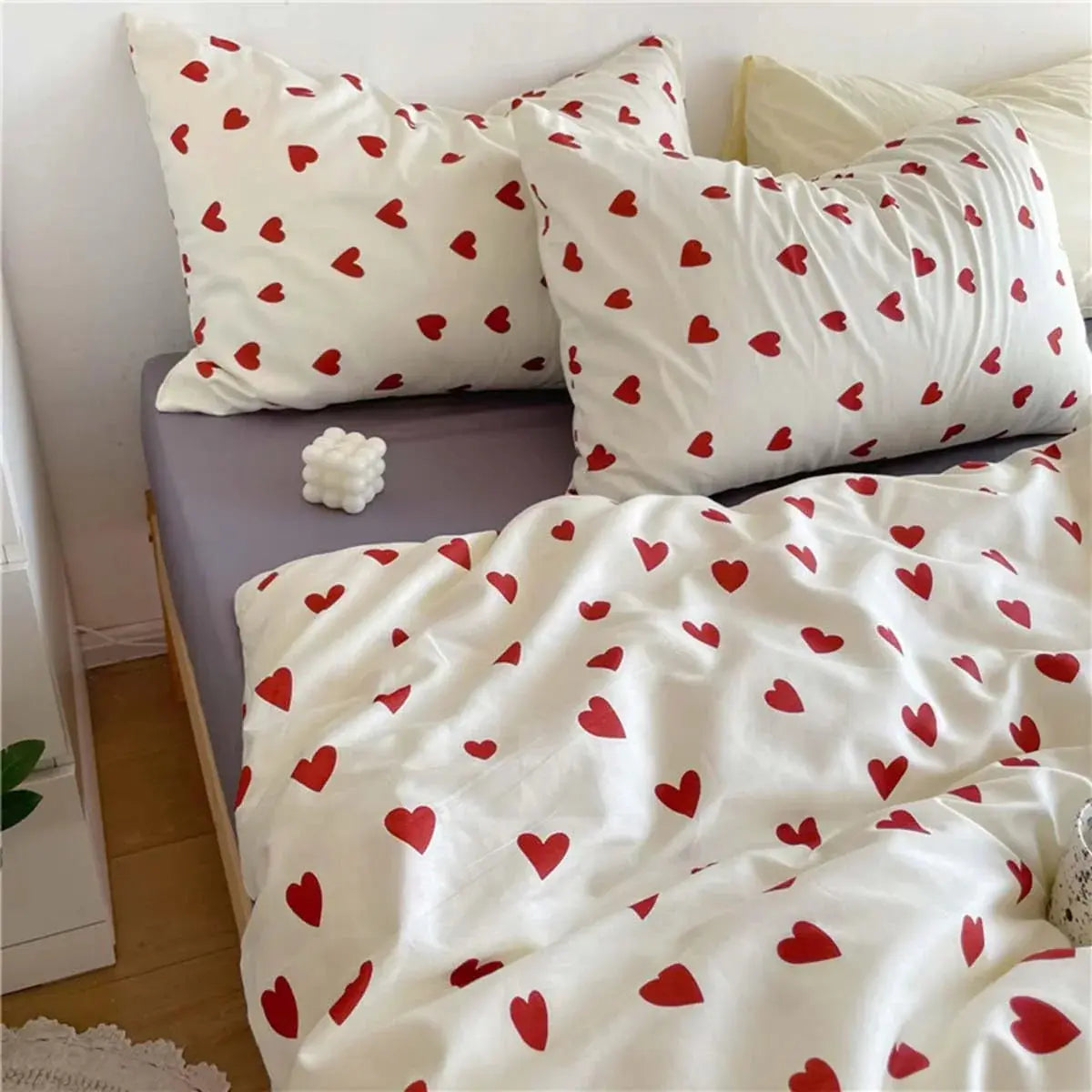 Soft Lightweight Korean Heart Bedding Set – 4 Pieces