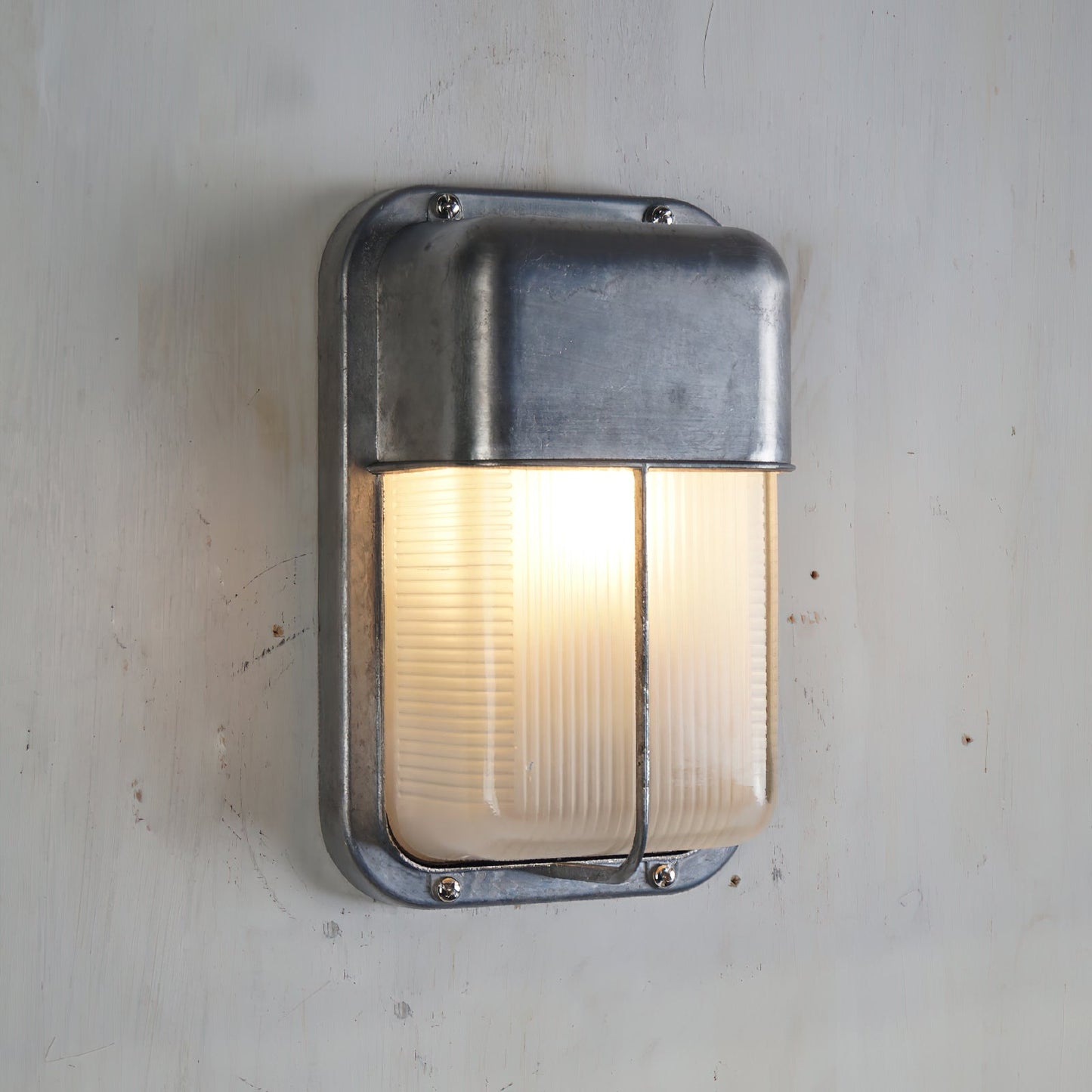 Outdoor Aluminium Wall Sconce with Opaque Glass Shade – image 66