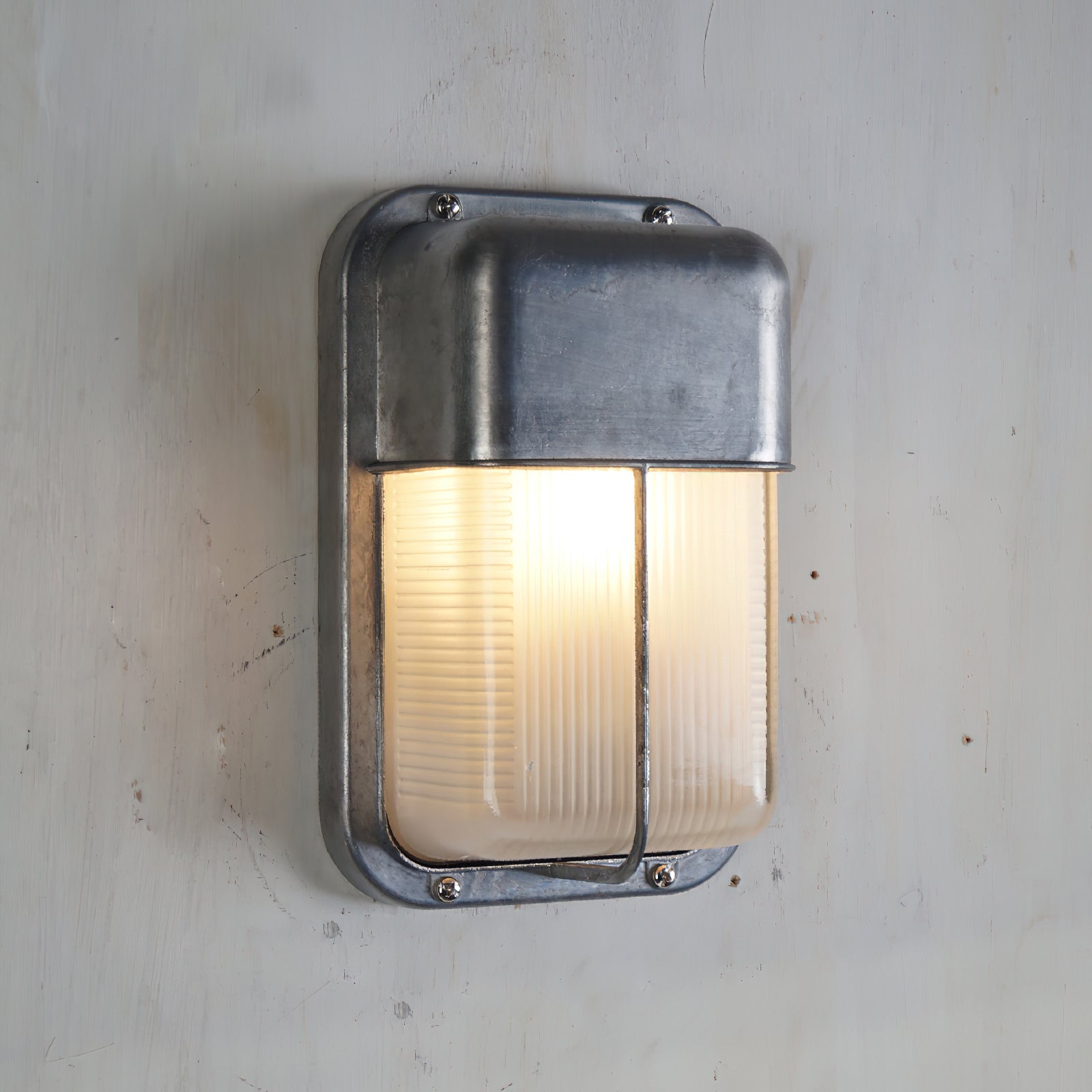 Outdoor Aluminium Wall Sconce with Opaque Glass Shade – image 66