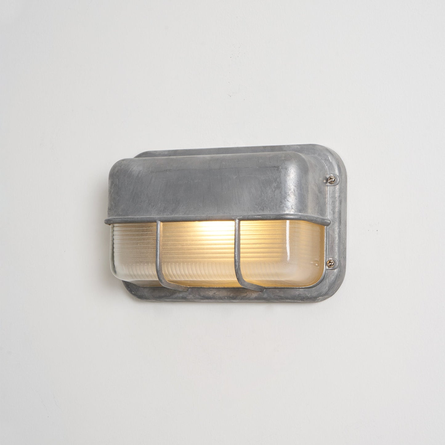 Outdoor Aluminium Wall Sconce with Opaque Glass Shade – image 70