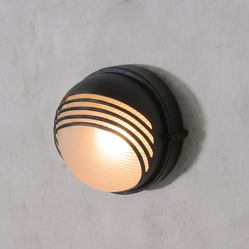 Outdoor Aluminium Wall Sconce with Opaque Glass Shade – image 78