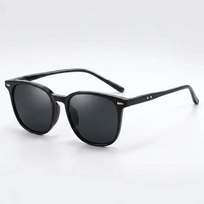 Tortoiseshell Frame Sunglasses with Mirrored Lenses