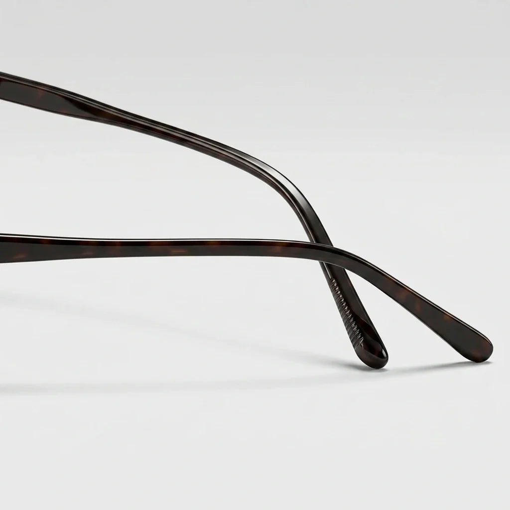 Tortoiseshell Frame Sunglasses with Mirrored Lenses