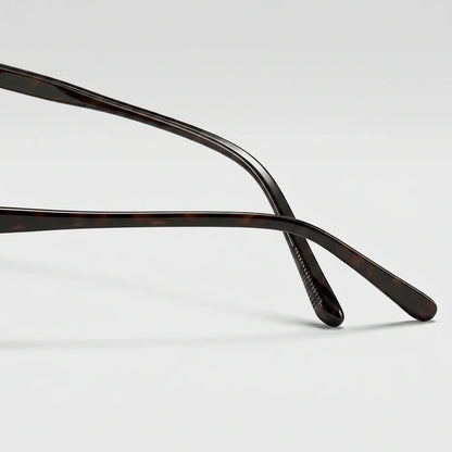 Tortoiseshell Frame Sunglasses with Mirrored Lenses