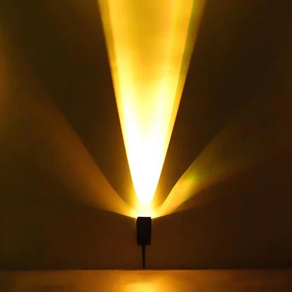 Solar LED Multi-Zoom Outdoor Spotlight