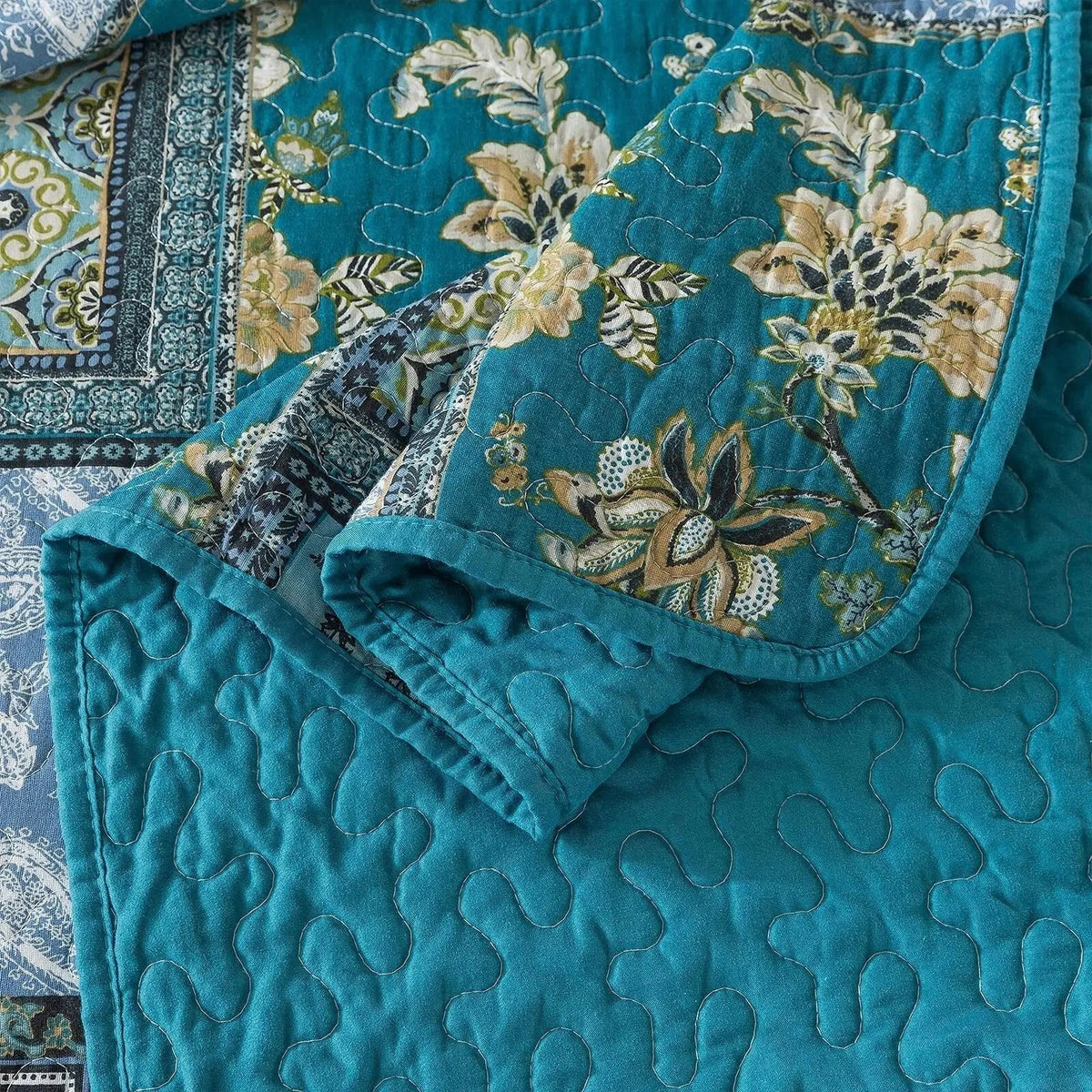 Patchwork Quilt Set