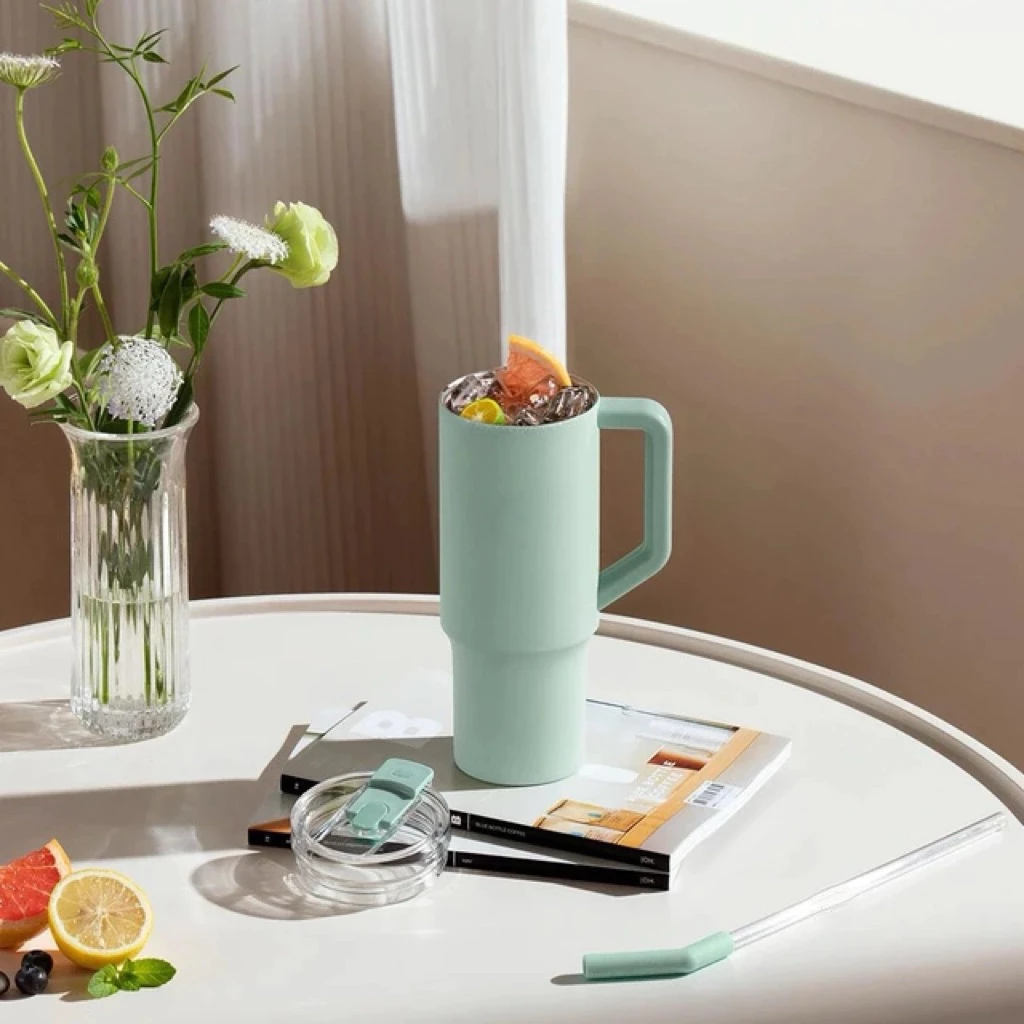 Tumbler with Handle & Straw