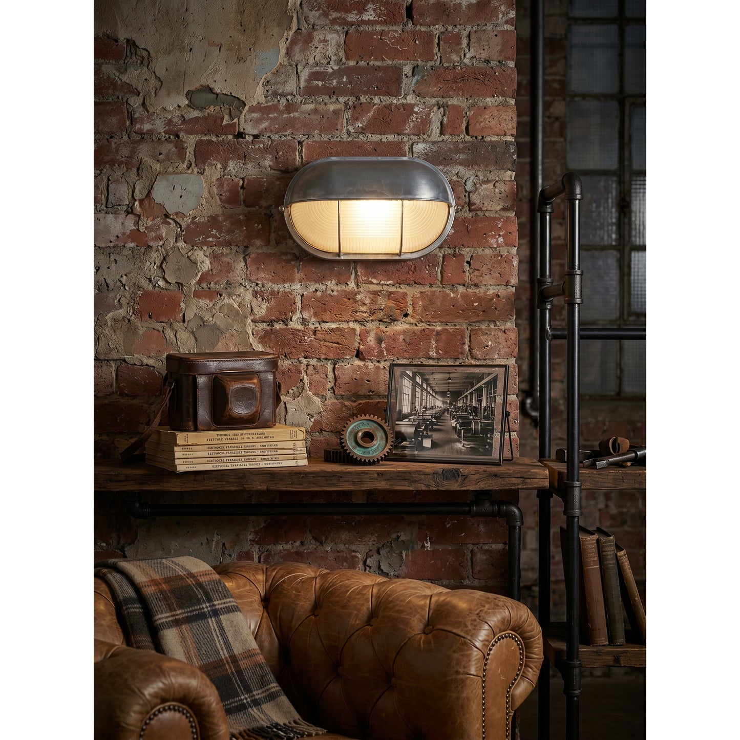 Outdoor Aluminium Wall Sconce with Opaque Glass Shade – image 40